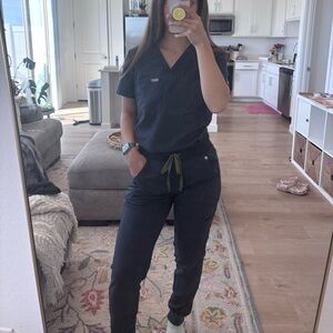 FIGS “quiet navy” SET